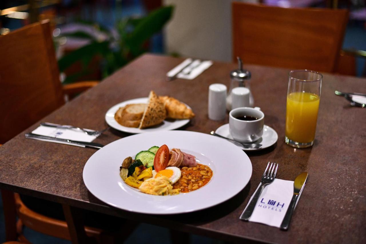 Hotel Jana เจรรอฟ ภายนอก รูปภาพ