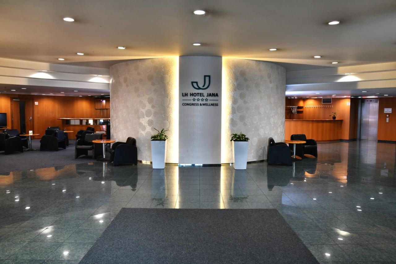 Hotel Jana เจรรอฟ ภายนอก รูปภาพ